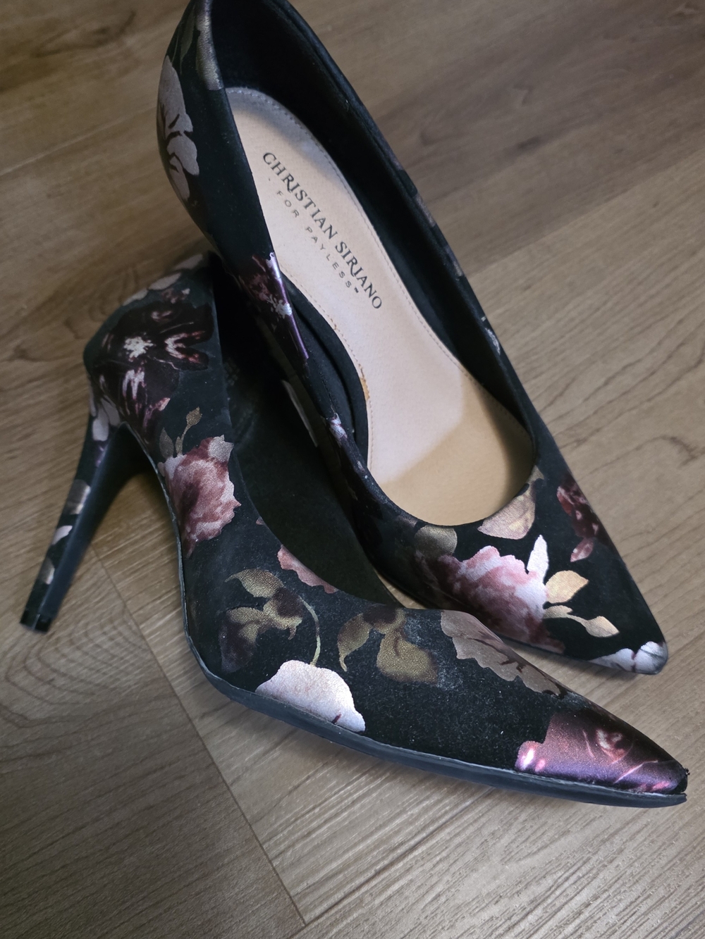 Christian Siriano Black Floral Satin Pointed Toe Pumps